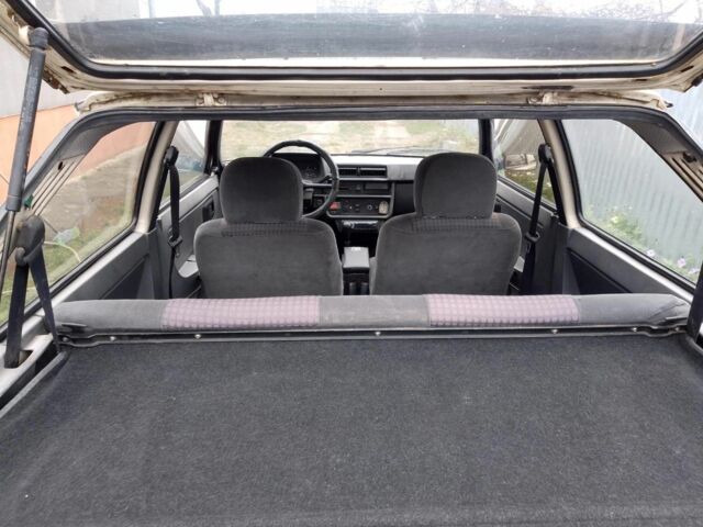 Бежевый ЗАЗ 1102 Таврия, объемом двигателя 1.1 л и пробегом 320 тыс. км за 750 $, фото 6 на Automoto.ua