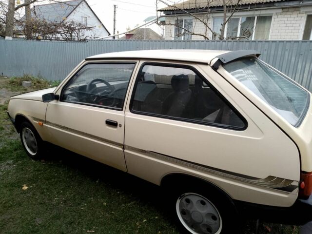 Бежевый ЗАЗ 1102 Таврия, объемом двигателя 1.1 л и пробегом 320 тыс. км за 750 $, фото 3 на Automoto.ua