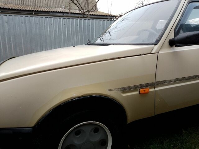 Бежевый ЗАЗ 1102 Таврия, объемом двигателя 1.1 л и пробегом 320 тыс. км за 750 $, фото 2 на Automoto.ua