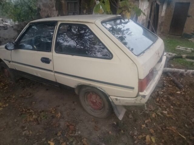 Бежевый ЗАЗ 1102 Таврия, объемом двигателя 1 л и пробегом 13 тыс. км за 143 $, фото 3 на Automoto.ua