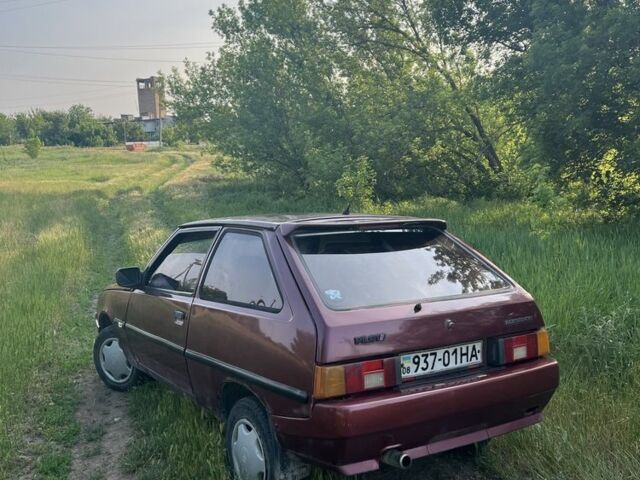 Красный ЗАЗ 1102 Таврия, объемом двигателя 1.1 л и пробегом 198 тыс. км за 725 $, фото 2 на Automoto.ua