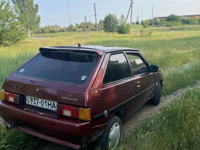 Красный ЗАЗ 1102 Таврия, объемом двигателя 1.1 л и пробегом 198 тыс. км за 725 $, фото 3 на Automoto.ua