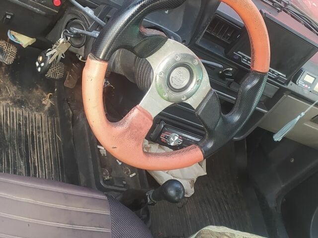 Красный ЗАЗ 1102 Таврия, объемом двигателя 1.1 л и пробегом 200 тыс. км за 357 $, фото 5 на Automoto.ua