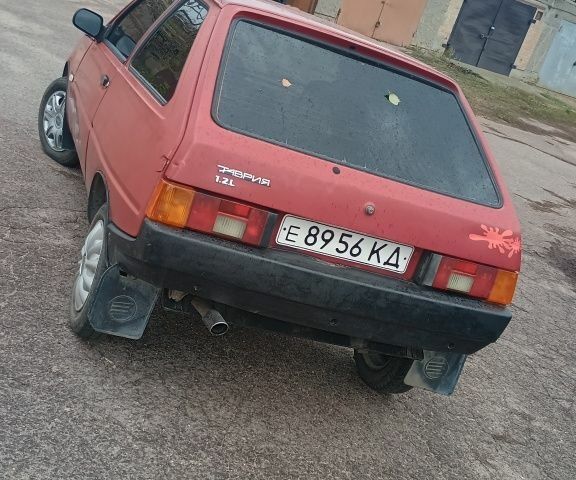 Красный ЗАЗ 1102 Таврия, объемом двигателя 1.25 л и пробегом 66 тыс. км за 530 $, фото 3 на Automoto.ua