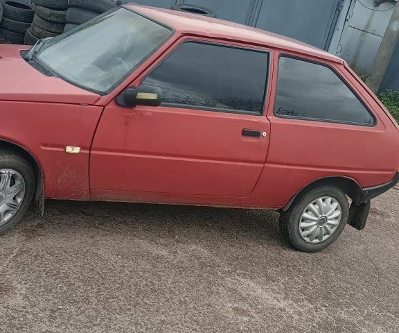 Красный ЗАЗ 1102 Таврия, объемом двигателя 1.25 л и пробегом 66 тыс. км за 530 $, фото 2 на Automoto.ua