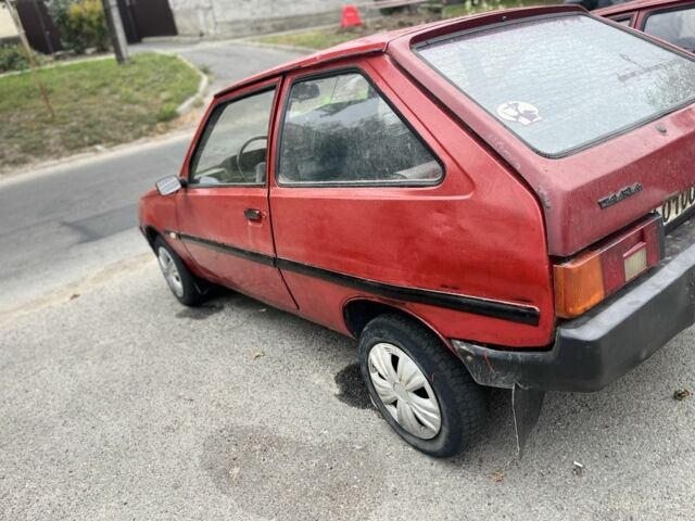 Красный ЗАЗ 1102 Таврия, объемом двигателя 1.1 л и пробегом 100 тыс. км за 340 $, фото 2 на Automoto.ua