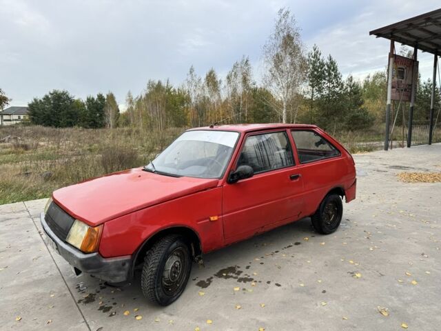 Красный ЗАЗ 1102 Таврия, объемом двигателя 1.2 л и пробегом 77 тыс. км за 350 $, фото 2 на Automoto.ua