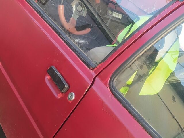 Красный ЗАЗ 1102 Таврия, объемом двигателя 1.1 л и пробегом 200 тыс. км за 357 $, фото 2 на Automoto.ua