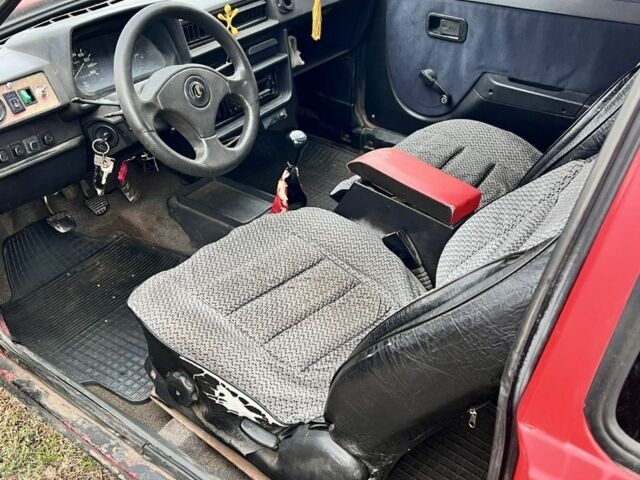 Красный ЗАЗ 1102 Таврия, объемом двигателя 1.1 л и пробегом 222 тыс. км за 700 $, фото 6 на Automoto.ua