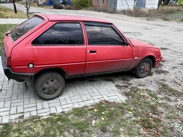 Красный ЗАЗ 1102 Таврия, объемом двигателя 1.1 л и пробегом 222 тыс. км за 700 $, фото 3 на Automoto.ua