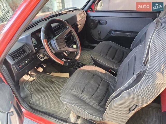 Красный ЗАЗ 1102 Таврия, объемом двигателя 1.1 л и пробегом 200 тыс. км за 950 $, фото 4 на Automoto.ua