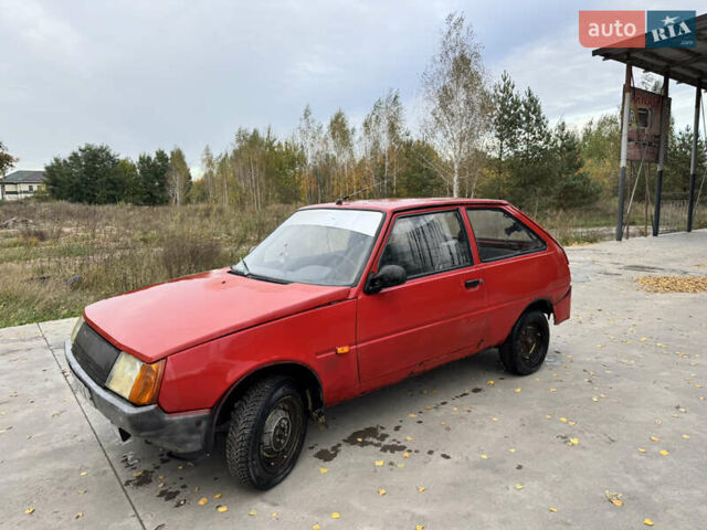 Красный ЗАЗ 1102 Таврия, объемом двигателя 1.2 л и пробегом 200 тыс. км за 350 $, фото 2 на Automoto.ua