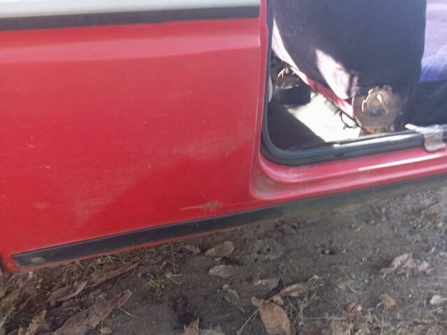 Красный ЗАЗ 1102 Таврия, объемом двигателя 1.1 л и пробегом 80 тыс. км за 288 $, фото 3 на Automoto.ua