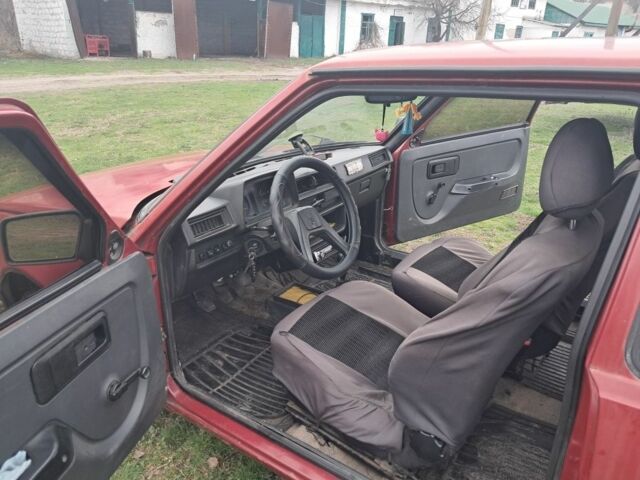 Красный ЗАЗ 1102 Таврия, объемом двигателя 0 л и пробегом 777 тыс. км за 405 $, фото 4 на Automoto.ua