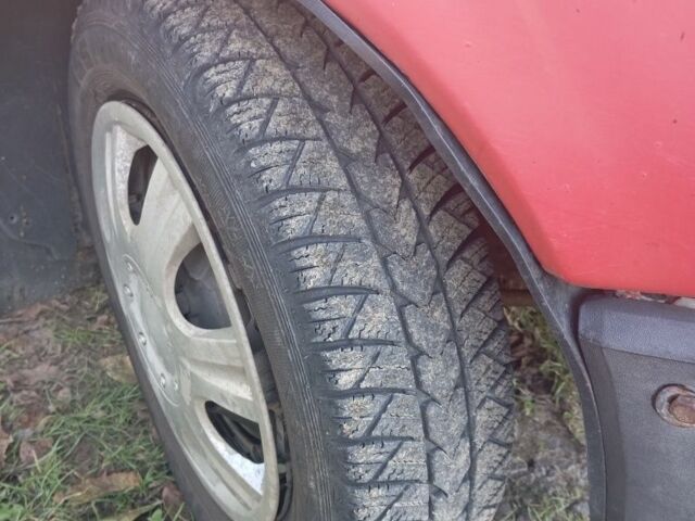 Красный ЗАЗ 1102 Таврия, объемом двигателя 1.1 л и пробегом 80 тыс. км за 288 $, фото 4 на Automoto.ua