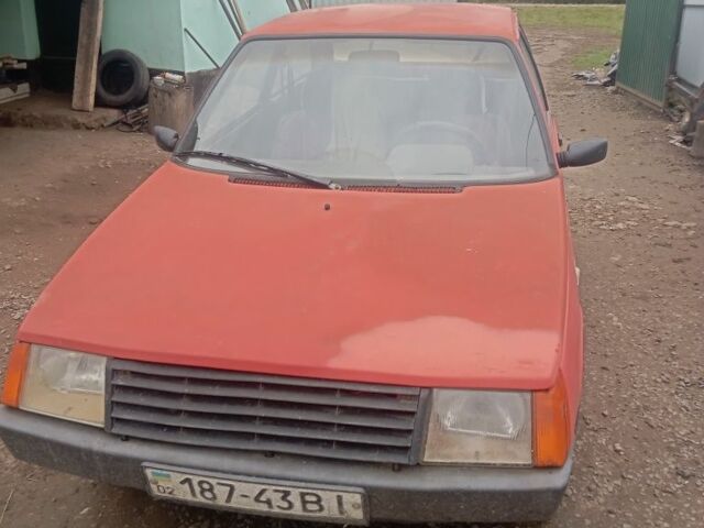 Красный ЗАЗ 1102 Таврия, объемом двигателя 1.1 л и пробегом 80 тыс. км за 288 $, фото 1 на Automoto.ua