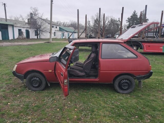 Красный ЗАЗ 1102 Таврия, объемом двигателя 0 л и пробегом 777 тыс. км за 405 $, фото 3 на Automoto.ua