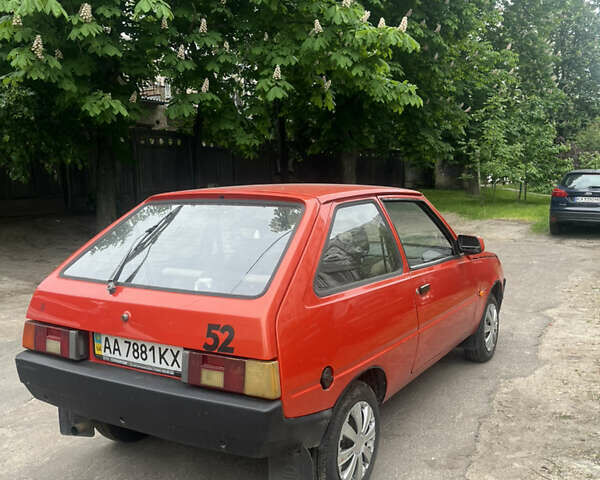 Красный ЗАЗ 1102 Таврия, объемом двигателя 1.09 л и пробегом 120 тыс. км за 767 $, фото 4 на Automoto.ua