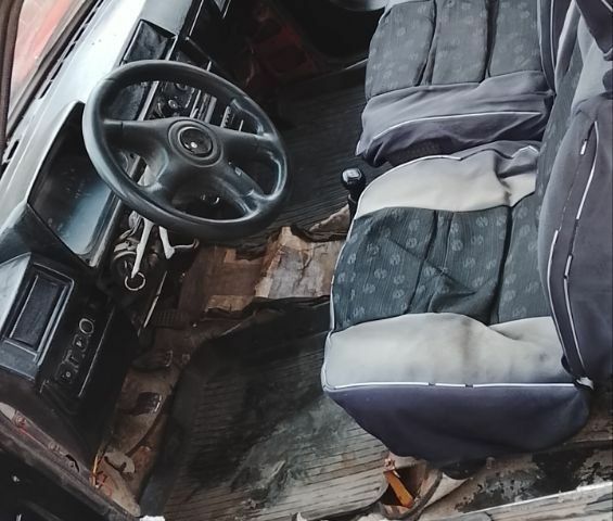 ЗАЗ 1102 Таврия 1993 в Днепре (Днепропетровске) на Automoto.ua Красный ЗАЗ 1102 Таврия, объемом двигателя 0 л и пробегом 200 тыс. км за 357 $, фото 4 на Automoto.ua