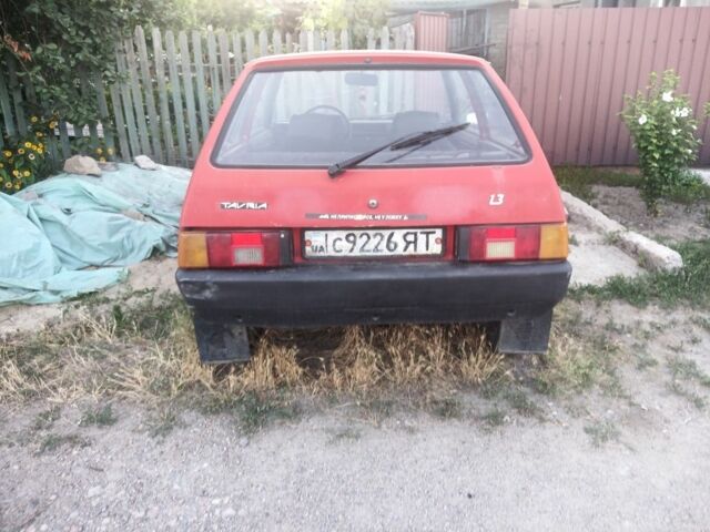 Красный ЗАЗ 1102 Таврия, объемом двигателя 0 л и пробегом 100 тыс. км за 238 $, фото 3 на Automoto.ua