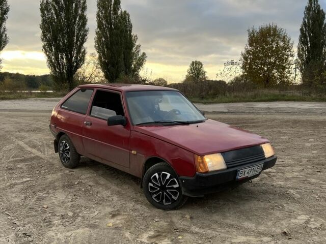 Красный ЗАЗ 1102 Таврия, объемом двигателя 1.1 л и пробегом 200 тыс. км за 1065 $, фото 1 на Automoto.ua