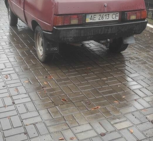 Красный ЗАЗ 1102 Таврия, объемом двигателя 0 л и пробегом 100 тыс. км за 333 $, фото 2 на Automoto.ua