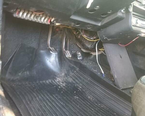 Красный ЗАЗ 1102 Таврия, объемом двигателя 1 л и пробегом 400 тыс. км за 437 $, фото 11 на Automoto.ua