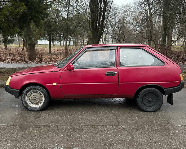Красный ЗАЗ 1102 Таврия, объемом двигателя 1.1 л и пробегом 260 тыс. км за 899 $, фото 2 на Automoto.ua