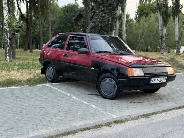 Красный ЗАЗ 1102 Таврия, объемом двигателя 1.2 л и пробегом 200 тыс. км за 500 $, фото 2 на Automoto.ua