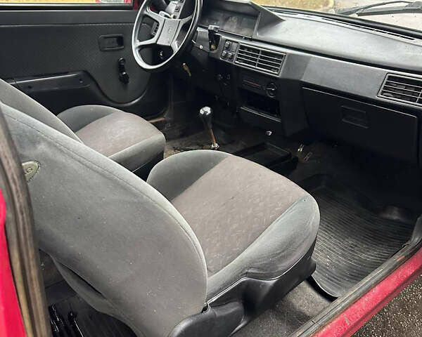 Красный ЗАЗ 1102 Таврия, объемом двигателя 1.1 л и пробегом 260 тыс. км за 899 $, фото 8 на Automoto.ua