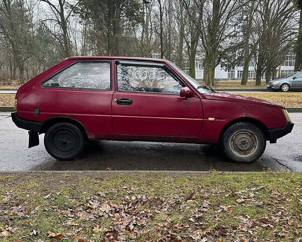Красный ЗАЗ 1102 Таврия, объемом двигателя 1.1 л и пробегом 260 тыс. км за 899 $, фото 3 на Automoto.ua