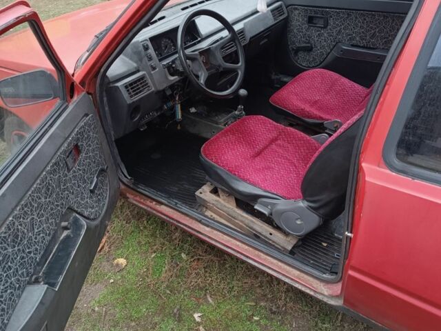 Красный ЗАЗ 1102 Таврия, объемом двигателя 1.2 л и пробегом 250 тыс. км за 370 $, фото 5 на Automoto.ua