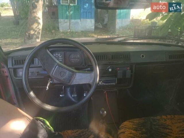 Красный ЗАЗ 1102 Таврия, объемом двигателя 1 л и пробегом 400 тыс. км за 437 $, фото 4 на Automoto.ua