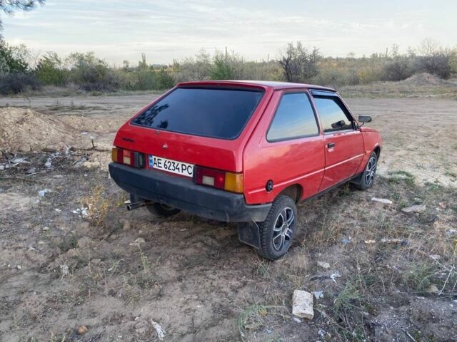 Красный ЗАЗ 1102 Таврия, объемом двигателя 1.1 л и пробегом 150 тыс. км за 450 $, фото 5 на Automoto.ua