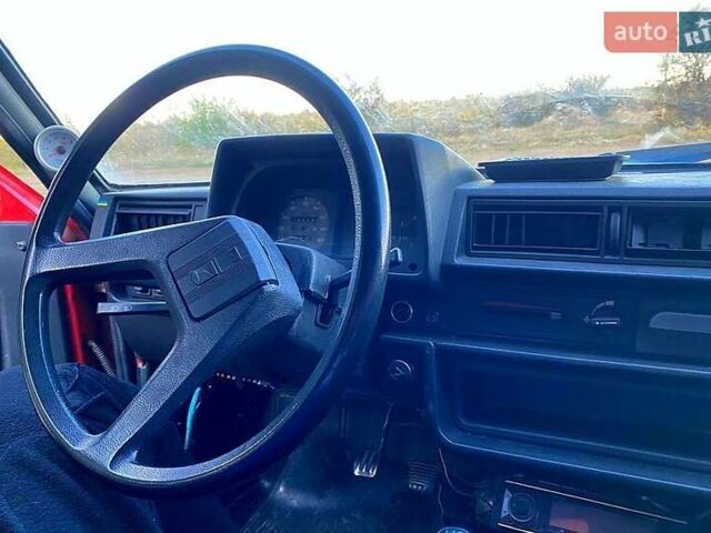 Красный ЗАЗ 1102 Таврия, объемом двигателя 1.1 л и пробегом 150 тыс. км за 450 $, фото 3 на Automoto.ua