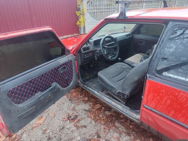 Красный ЗАЗ 1102 Таврия, объемом двигателя 1 л и пробегом 99 тыс. км за 594 $, фото 3 на Automoto.ua