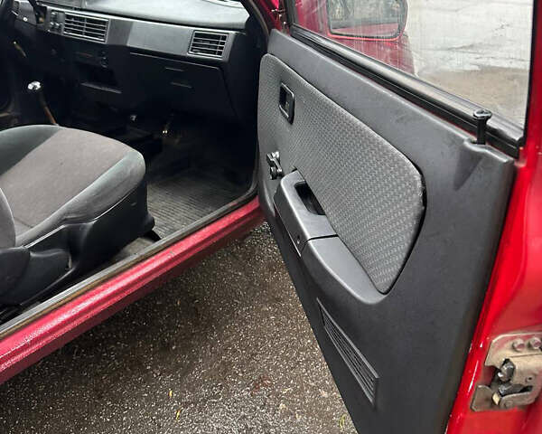 Красный ЗАЗ 1102 Таврия, объемом двигателя 1.1 л и пробегом 260 тыс. км за 899 $, фото 11 на Automoto.ua
