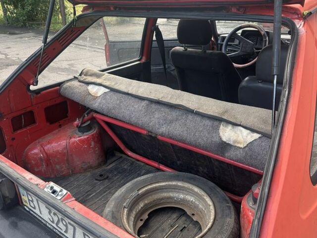 Красный ЗАЗ 1102 Таврия, объемом двигателя 1.1 л и пробегом 200 тыс. км за 361 $, фото 5 на Automoto.ua