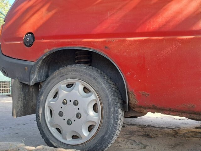 Красный ЗАЗ 1102 Таврия, объемом двигателя 1.1 л и пробегом 112 тыс. км за 511 $, фото 5 на Automoto.ua