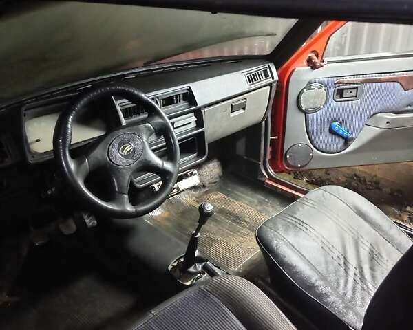 Червоний ЗАЗ 1102 Таврія, об'ємом двигуна 1.3 л та пробігом 56 тис. км за 700 $, фото 10 на Automoto.ua