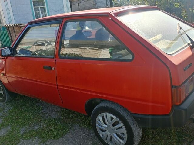 Красный ЗАЗ 1102 Таврия, объемом двигателя 1.1 л и пробегом 160 тыс. км за 511 $, фото 2 на Automoto.ua
