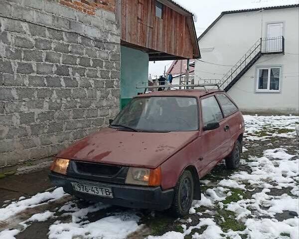 Красный ЗАЗ 1102 Таврия, объемом двигателя 1.1 л и пробегом 300 тыс. км за 200 $, фото 6 на Automoto.ua