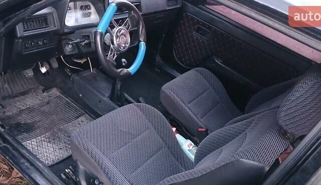 Красный ЗАЗ 1102 Таврия, объемом двигателя 1.1 л и пробегом 122 тыс. км за 550 $, фото 4 на Automoto.ua