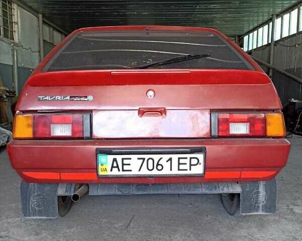 Красный ЗАЗ 1102 Таврия, объемом двигателя 1.1 л и пробегом 100 тыс. км за 900 $, фото 3 на Automoto.ua