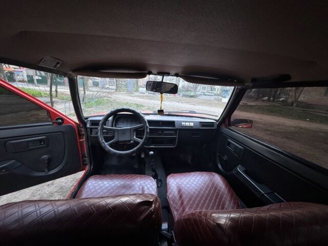 Красный ЗАЗ 1102 Таврия, объемом двигателя 0.9 л и пробегом 69 тыс. км за 1100 $, фото 5 на Automoto.ua