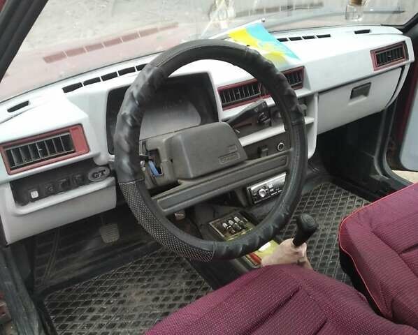 Красный ЗАЗ 1102 Таврия, объемом двигателя 1.1 л и пробегом 30 тыс. км за 600 $, фото 2 на Automoto.ua