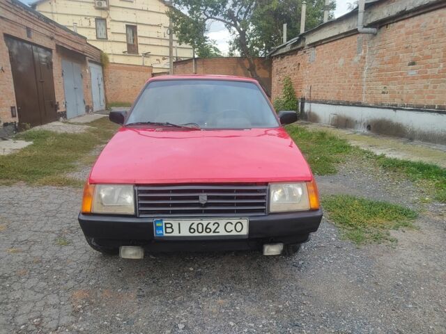 Красный ЗАЗ 1102 Таврия, объемом двигателя 1.1 л и пробегом 240 тыс. км за 650 $, фото 2 на Automoto.ua