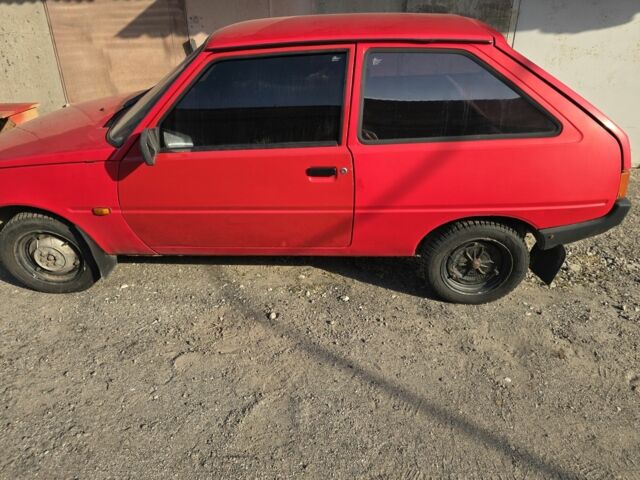 Красный ЗАЗ 1102 Таврия, объемом двигателя 1.2 л и пробегом 100 тыс. км за 850 $, фото 6 на Automoto.ua