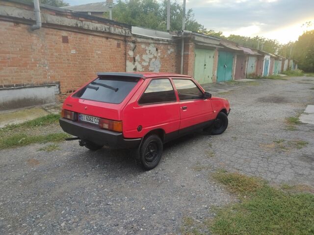 Красный ЗАЗ 1102 Таврия, объемом двигателя 1.1 л и пробегом 240 тыс. км за 650 $, фото 3 на Automoto.ua