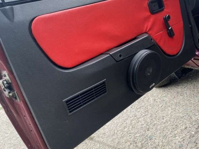 Красный ЗАЗ 1102 Таврия, объемом двигателя 1.2 л и пробегом 114 тыс. км за 870 $, фото 8 на Automoto.ua